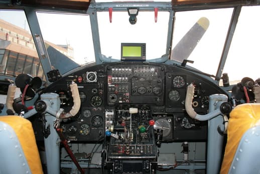 Oldtimer Cockpit AN2