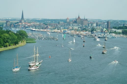 Rundflug Helikopter Flugzeug Hanse Sail Rostock