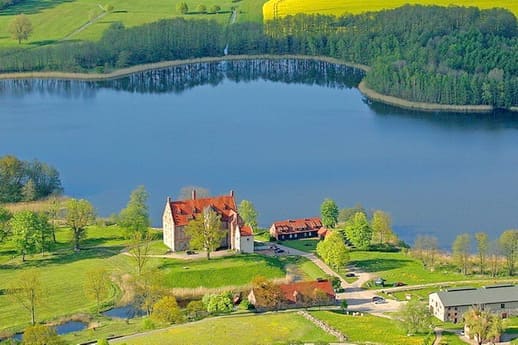 Rundflug Schloss Ulrichhusen