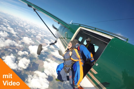 Tandem Fallschirmsprung Flugplatz Neustadt-Glewe Hamburg Skydive MV mit Video