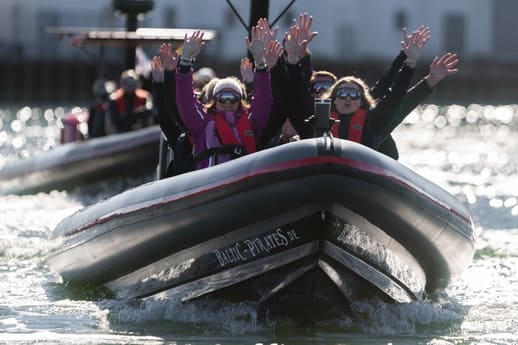 Glücksmomente beim Schnellboot fahren